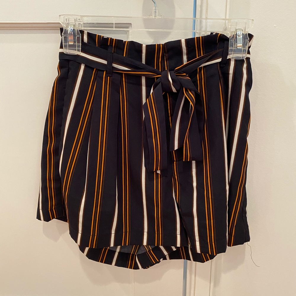 Tie shorts
